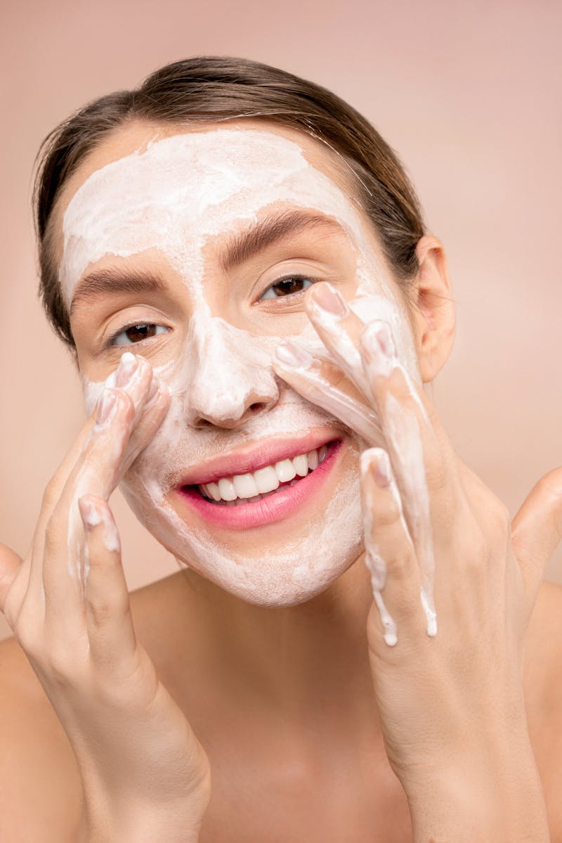 Why skin breaks out more in summer heat sunscreen application for acne prevention on oily skin